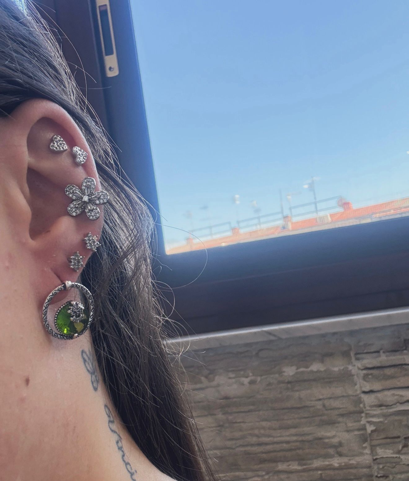 Orecchini in argento 925 serpentino verde e maschera