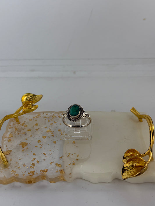 Anello in Argento 925 con Pietra Radice di Smeraldo – Pezzo Unico Artigianale