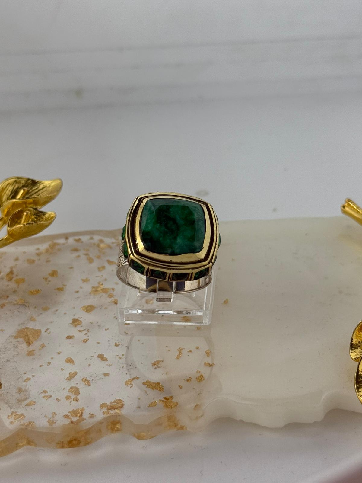 Anello in argento 925 con smeraldo verde – Pezzo Unico Artigianale
