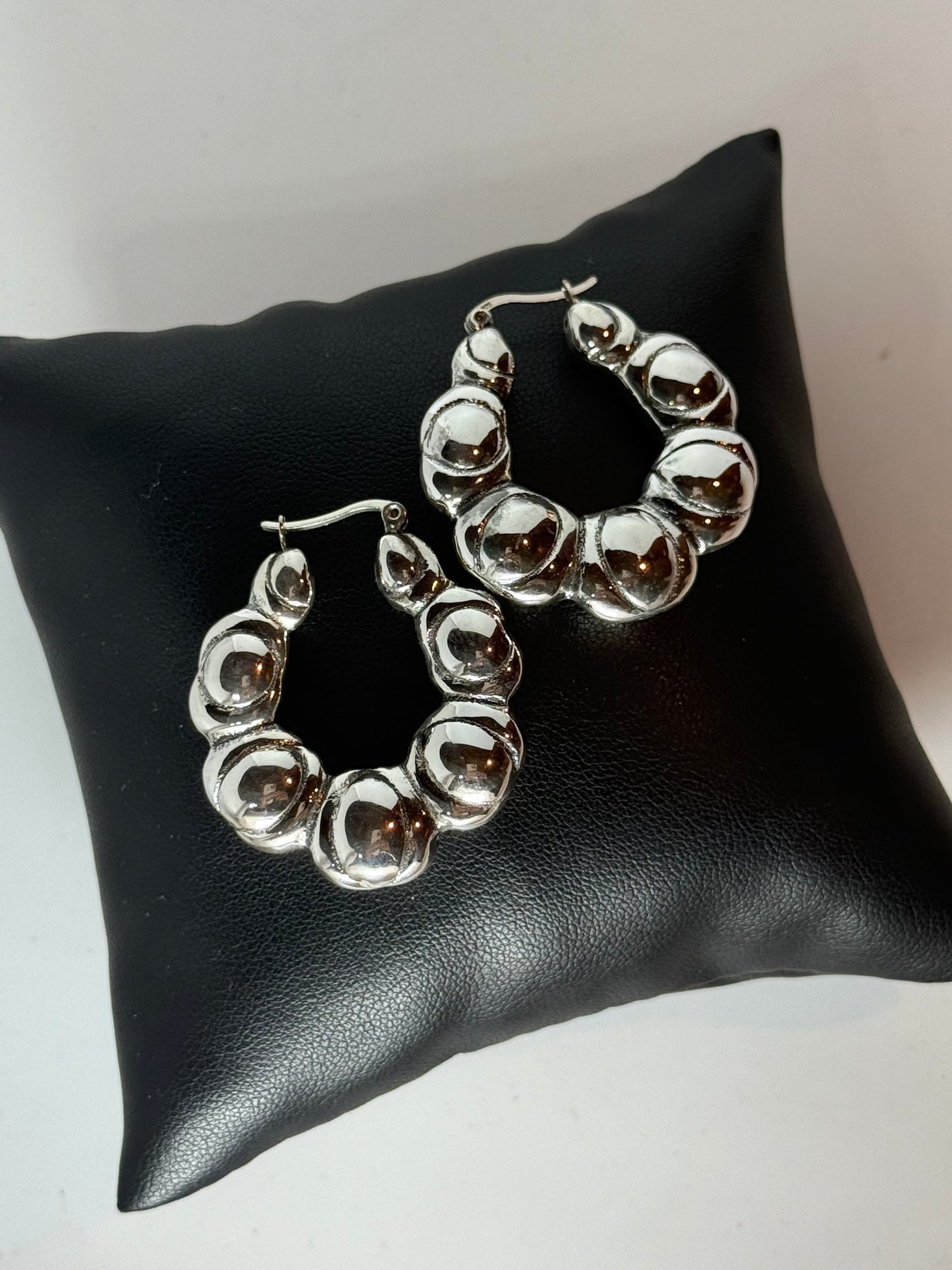 Orecchini cerchi bombati in argento 925