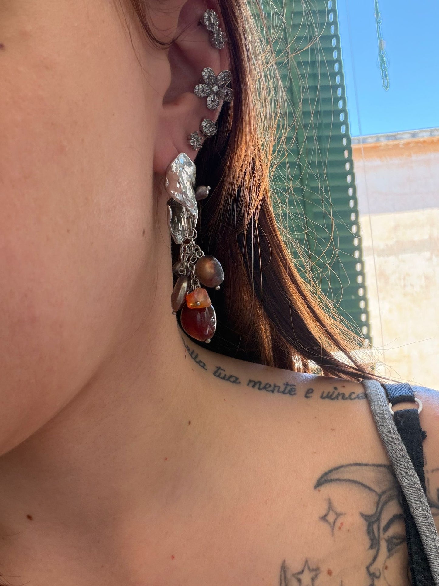 Orecchini Pendenti in Argento 925 con Perle Marroni – Eleganza Naturale