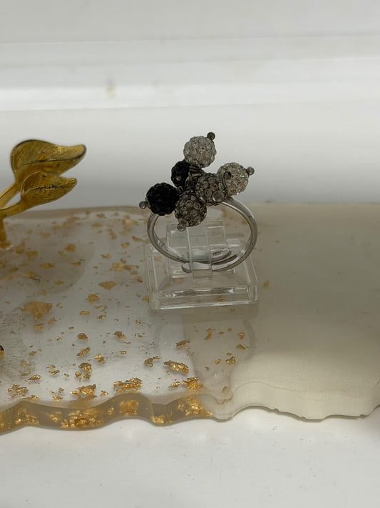 Anello regolabile in argento 925 con sfere e zirconi bianchi, grigi e neri – Pezzo Unico