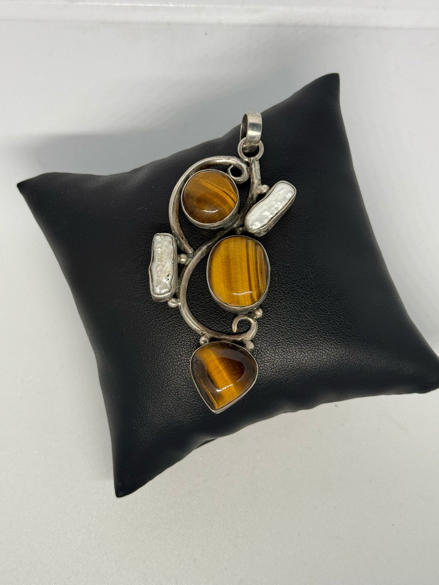 Collana Argento 925 con Grande Ciondolo Occhio di Tigre e Perle Scaramazze – Pezzo Unico
