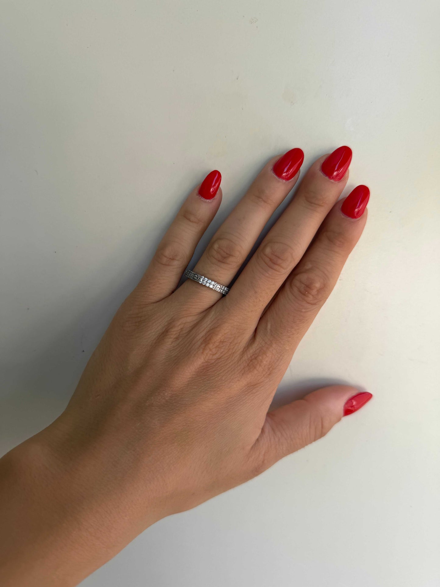 Anello Chiodo in Argento 925 con Pietre Bianche Incastonate – Rock e Raffinato