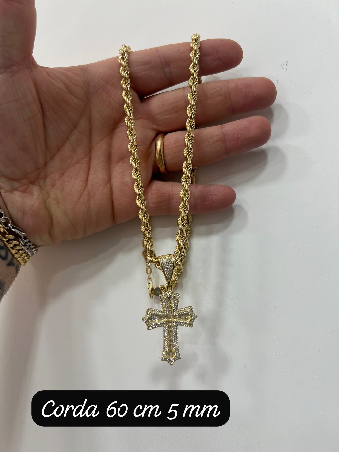 Collana fune intrecciata in argento 925 bagnata nell’oro con croce pietre bianche incastonate