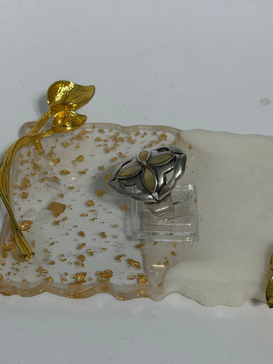 Anello in argento 925 con croce in madreperla