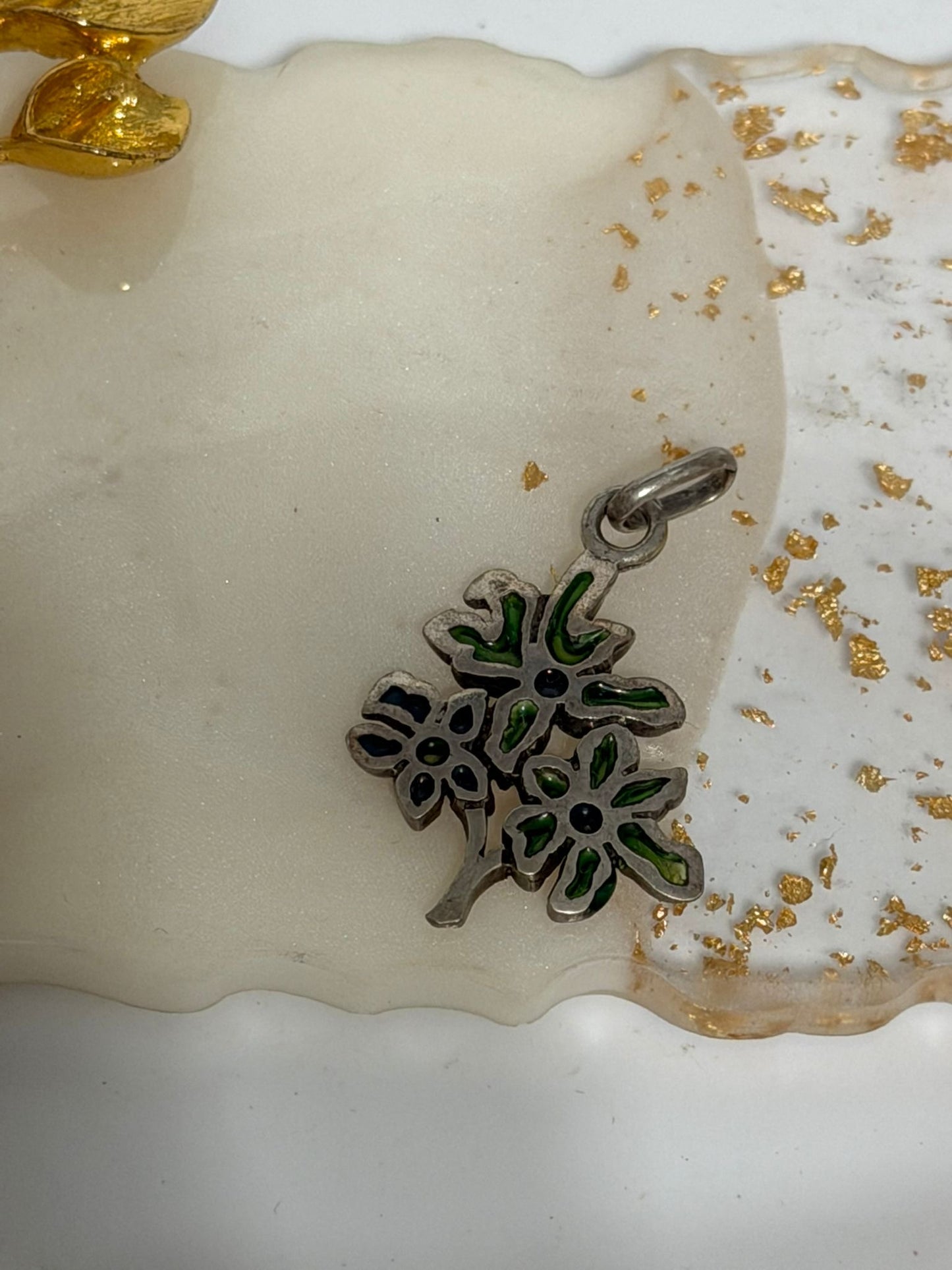 Collana in Argento 925 con Tre Fiori Smaltati Verdi
