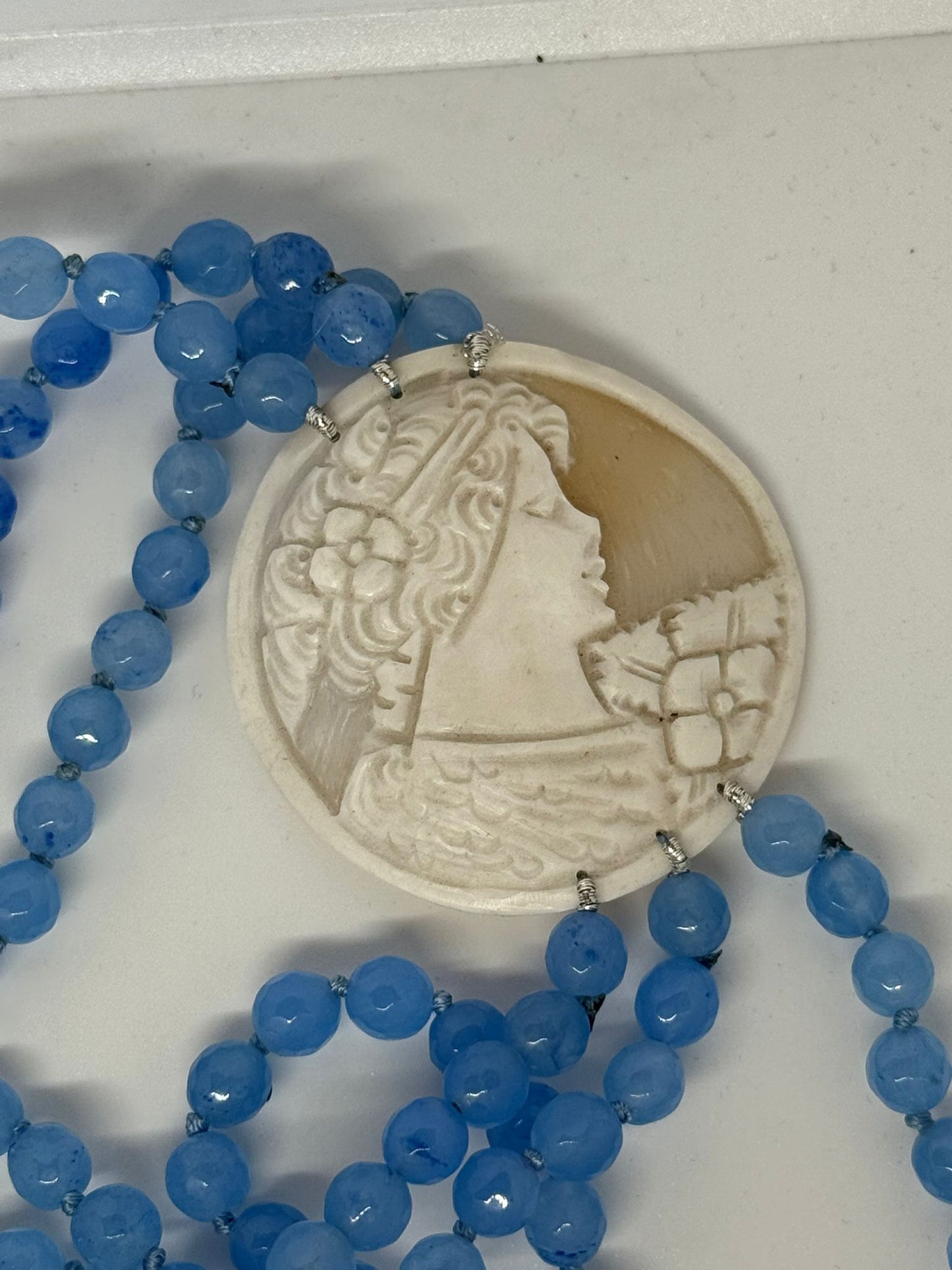 Collana agata blu e cammeo