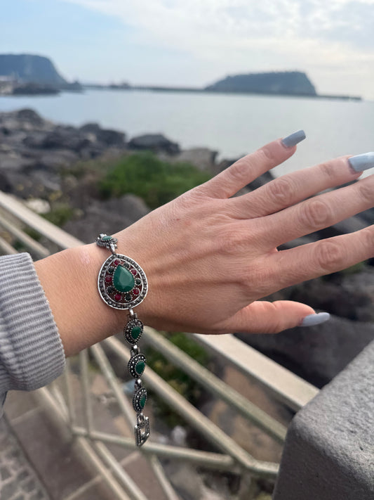 Bracciale pietre verdi e fuxia