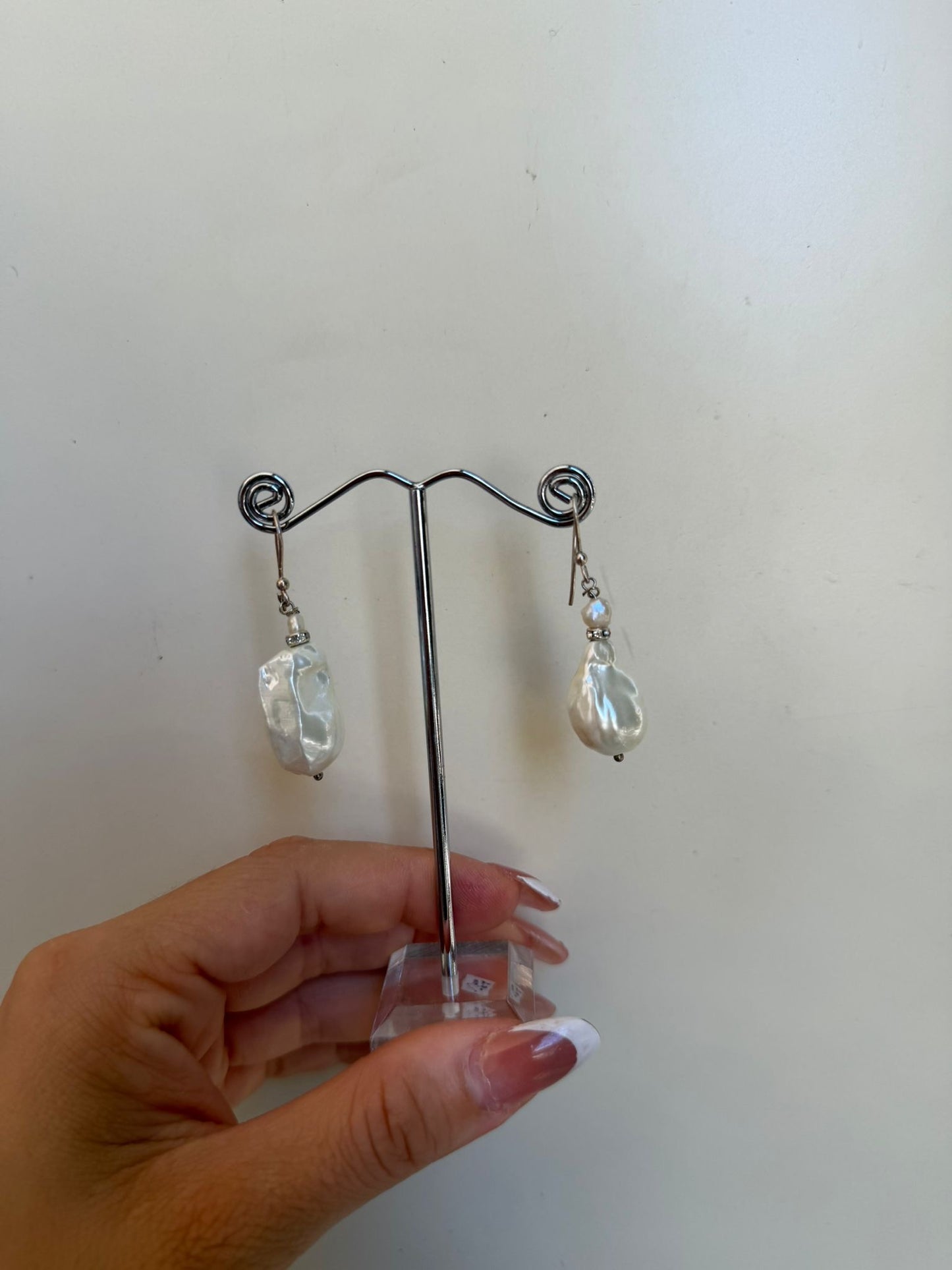Orecchini in Argento 925 con Perla Scaramazza – Perla Barocca Naturale