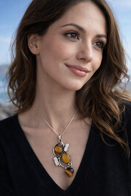 Collana Argento 925 con Grande Ciondolo Occhio di Tigre e Perle Scaramazze – Pezzo Unico