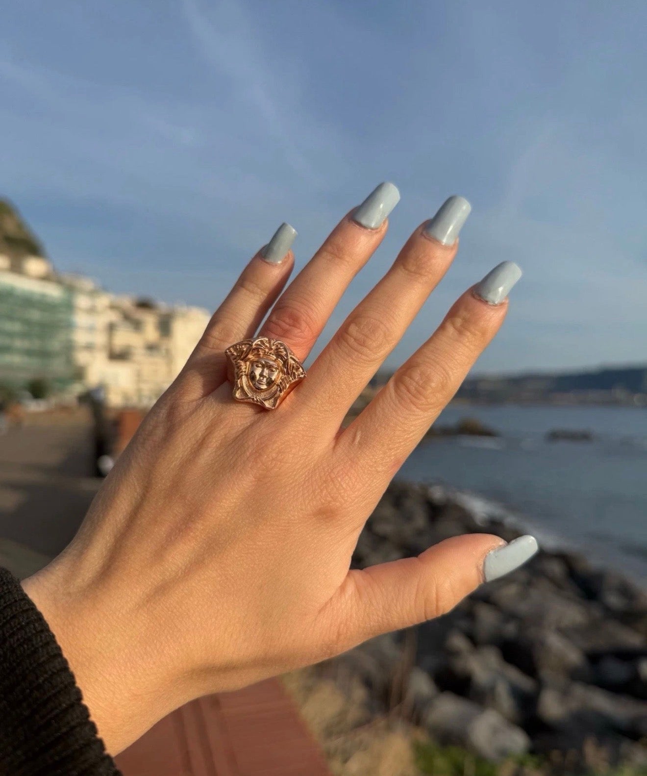 Anello Chavelier Medusa in Argento 925 Bagnato Oro Rosa con Zirconi – Regolabile