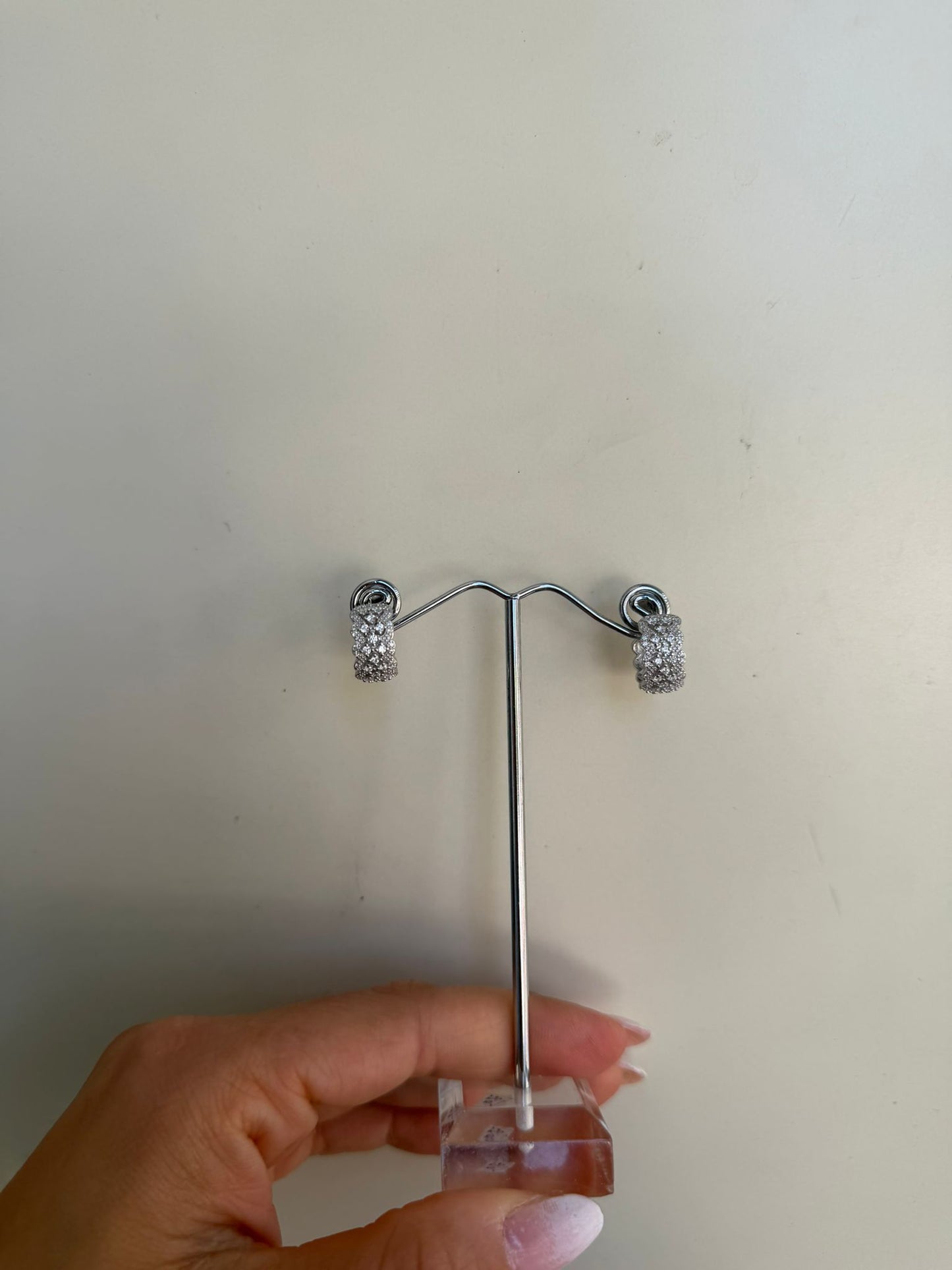 Orecchini Cerchio Doppio Largo in Argento 925 con Pietre Bianche