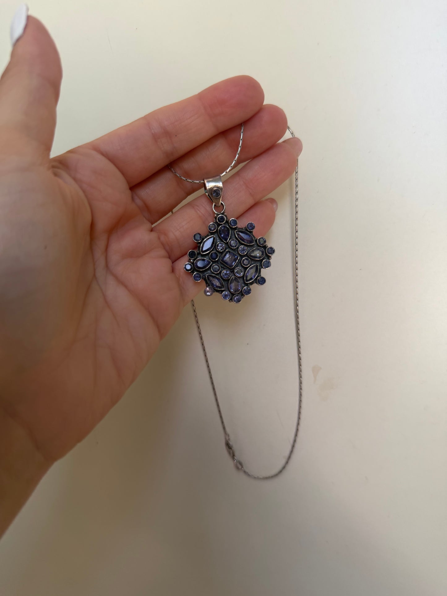Collana in Argento 925 a Fiore con Pietre di Ametista Viola – Pezzo Unico Artigianale