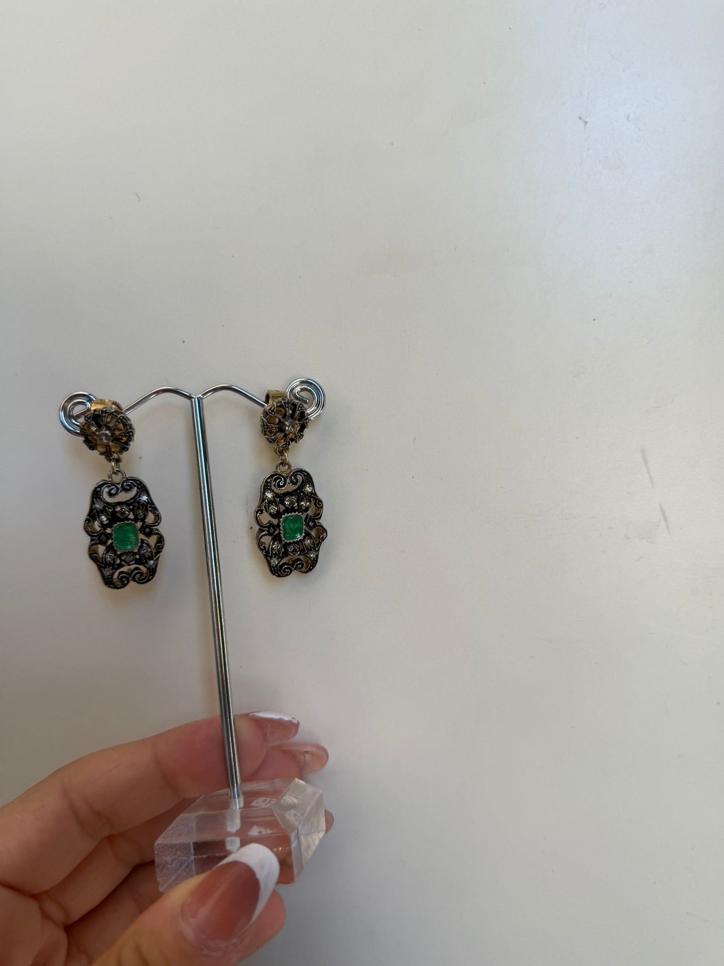 Orecchini in Argento 925 Smalto Verde con Bagno Oro e Pietre Bianche