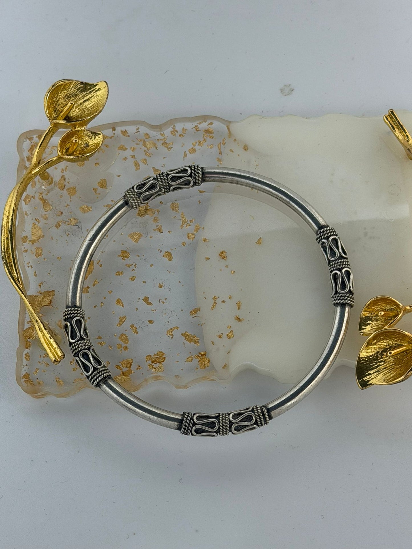Bracciale rigido a cerchio etnico in argento 925