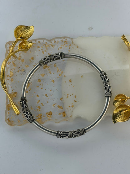Bracciale rigido a cerchio etnico in argento 925