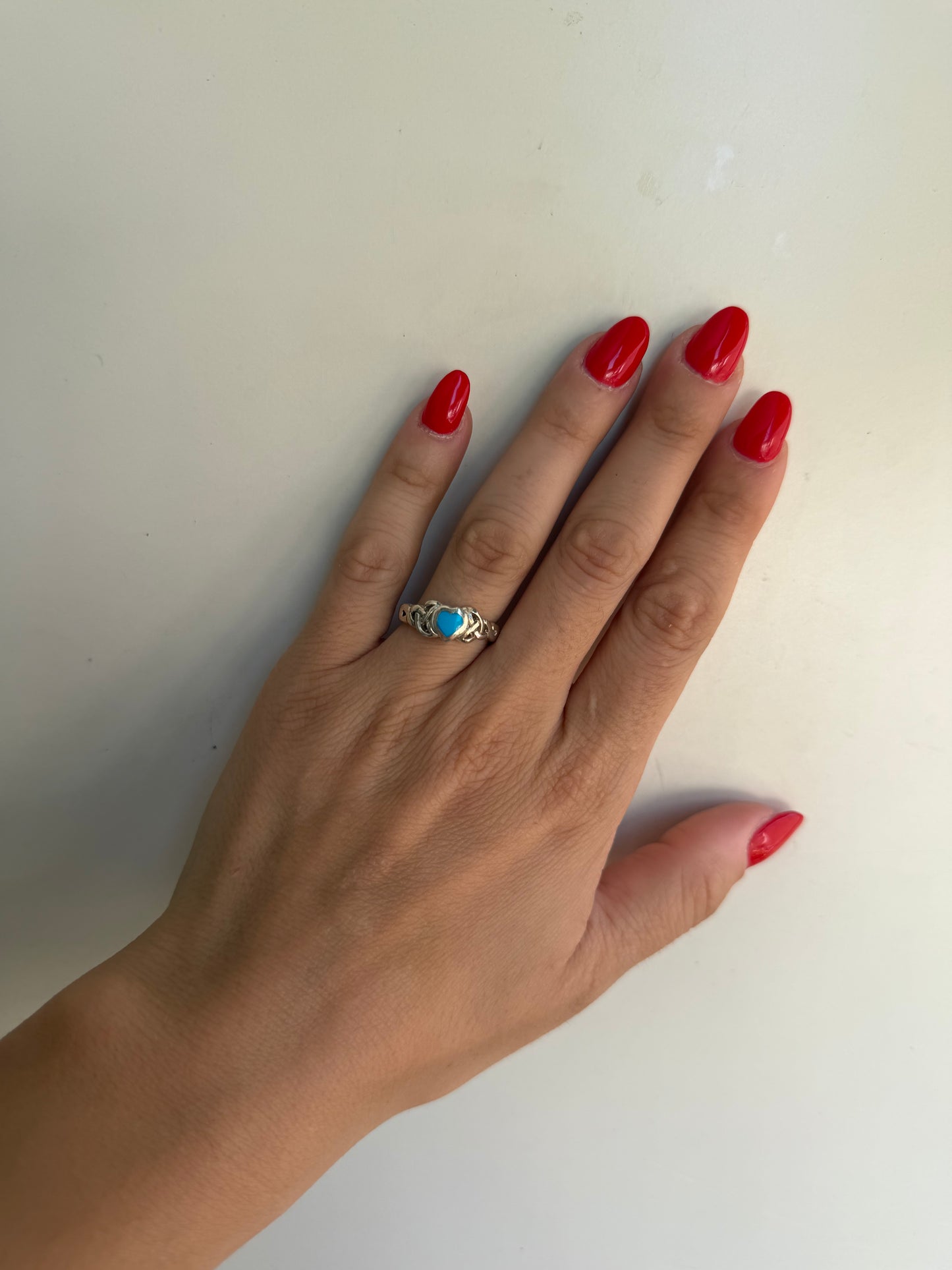 Anello in Argento 925 con Cuore Smaltato Azzurro – Romantico e Colorato