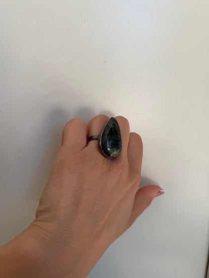 Anello a goccia in argento 925 con pietra abalone