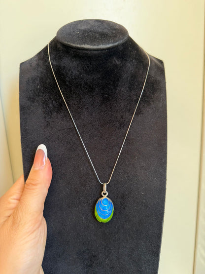 Collana in Argento 925 con Ciondolo Cozza Smaltata Azzurra e Verde – Gioiello Mare