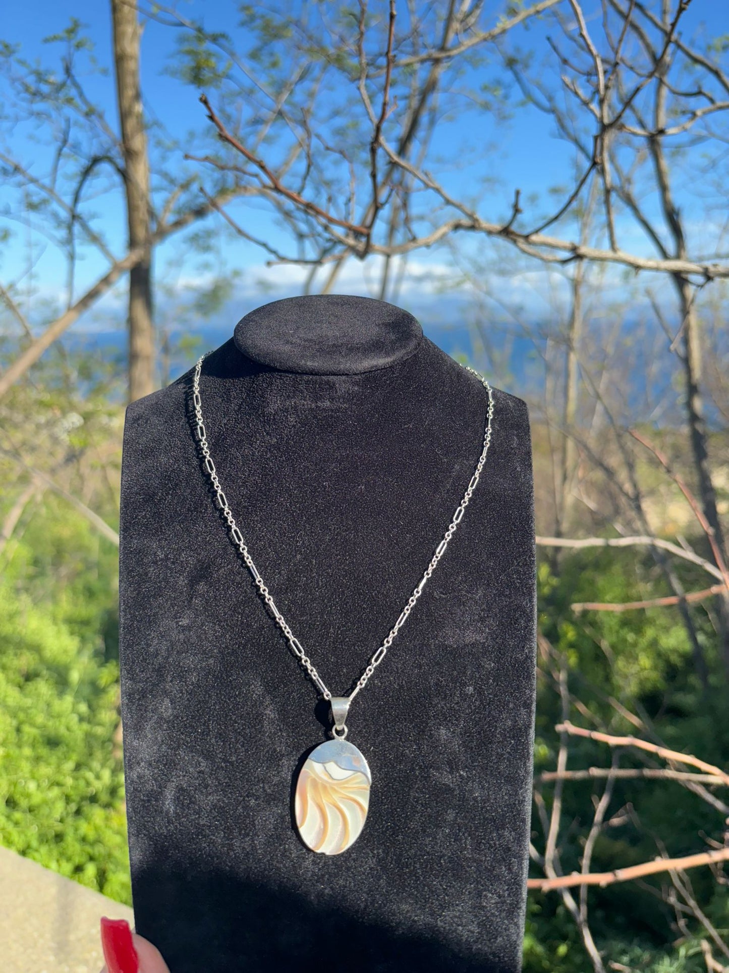 Collana ovale di madreperla