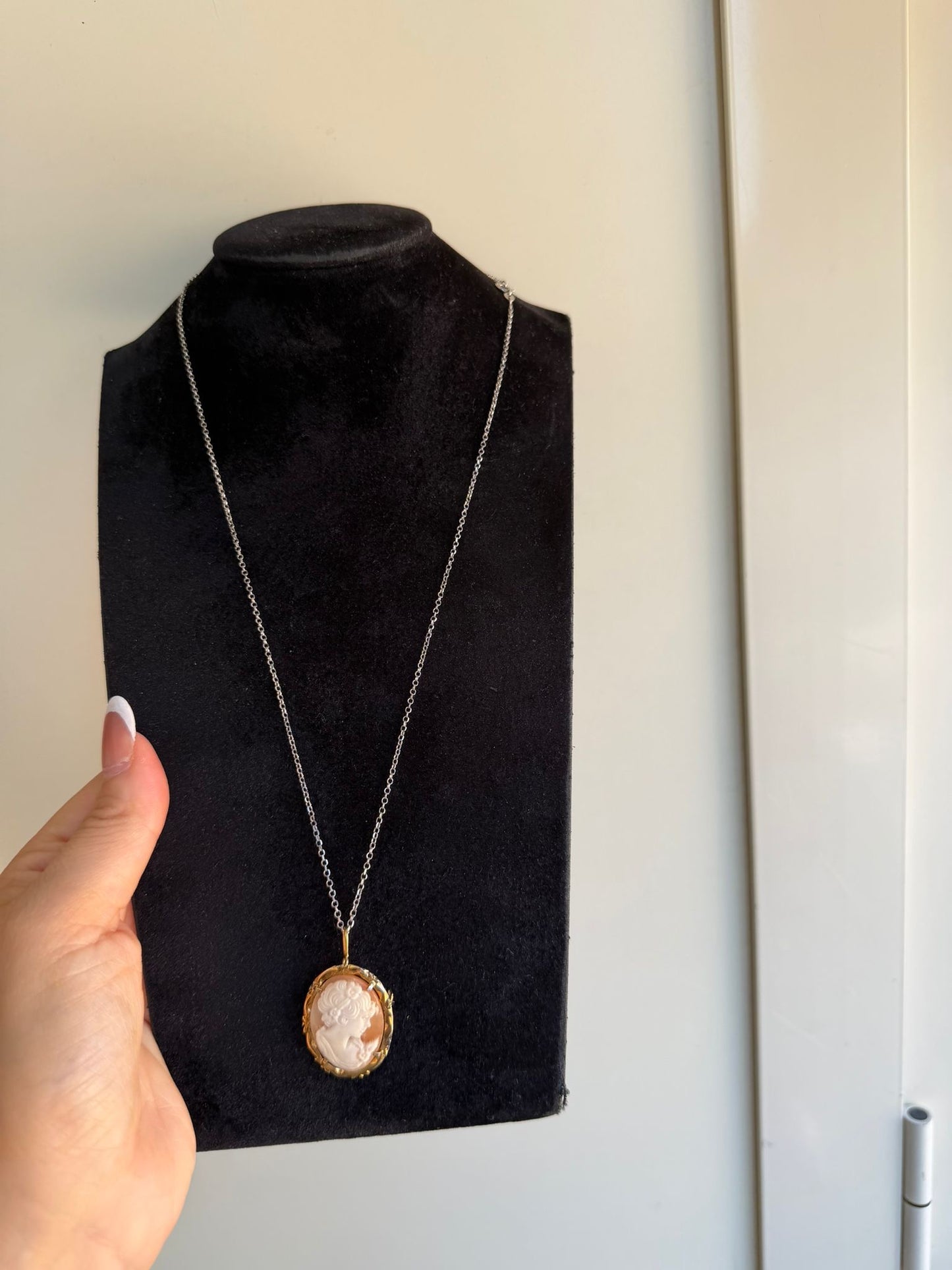 Collana in Argento 925 con Cammeo in Vera Conchiglia – Ciondolo e Spilla