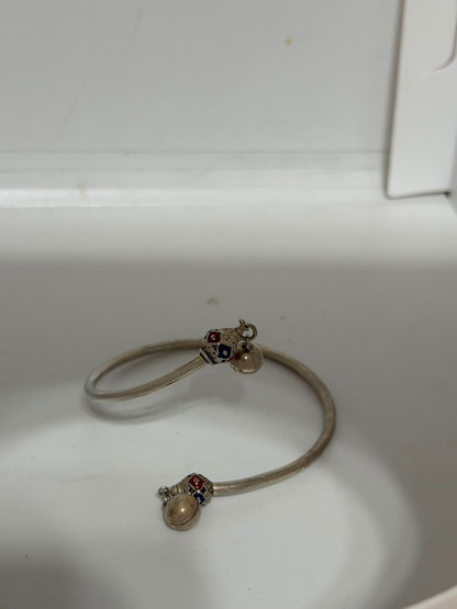 Bracciale rigido in argento 925 con sfere smaltate e campanelle pendenti – Fatto a mano