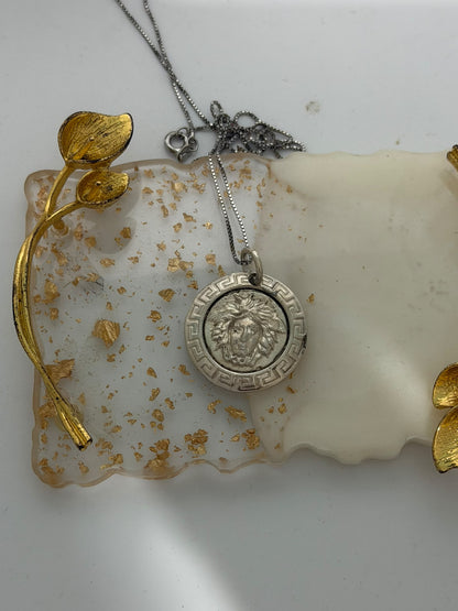 Collana con ciondolo Medusa in argento 925 – Gioiello artigianale anni '40