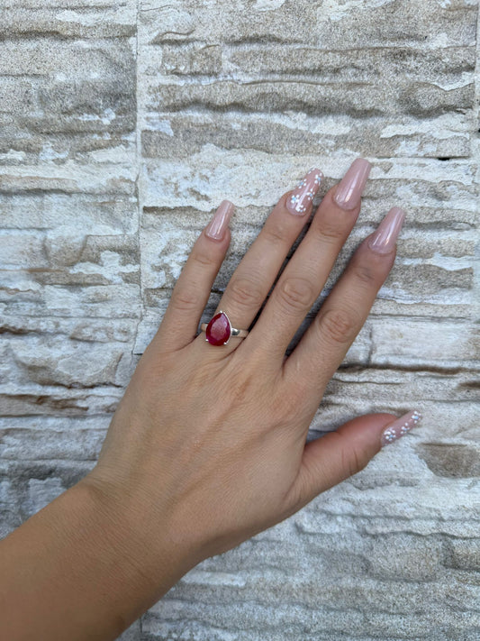 Anello in argento 925 radice di rubino fuxia
