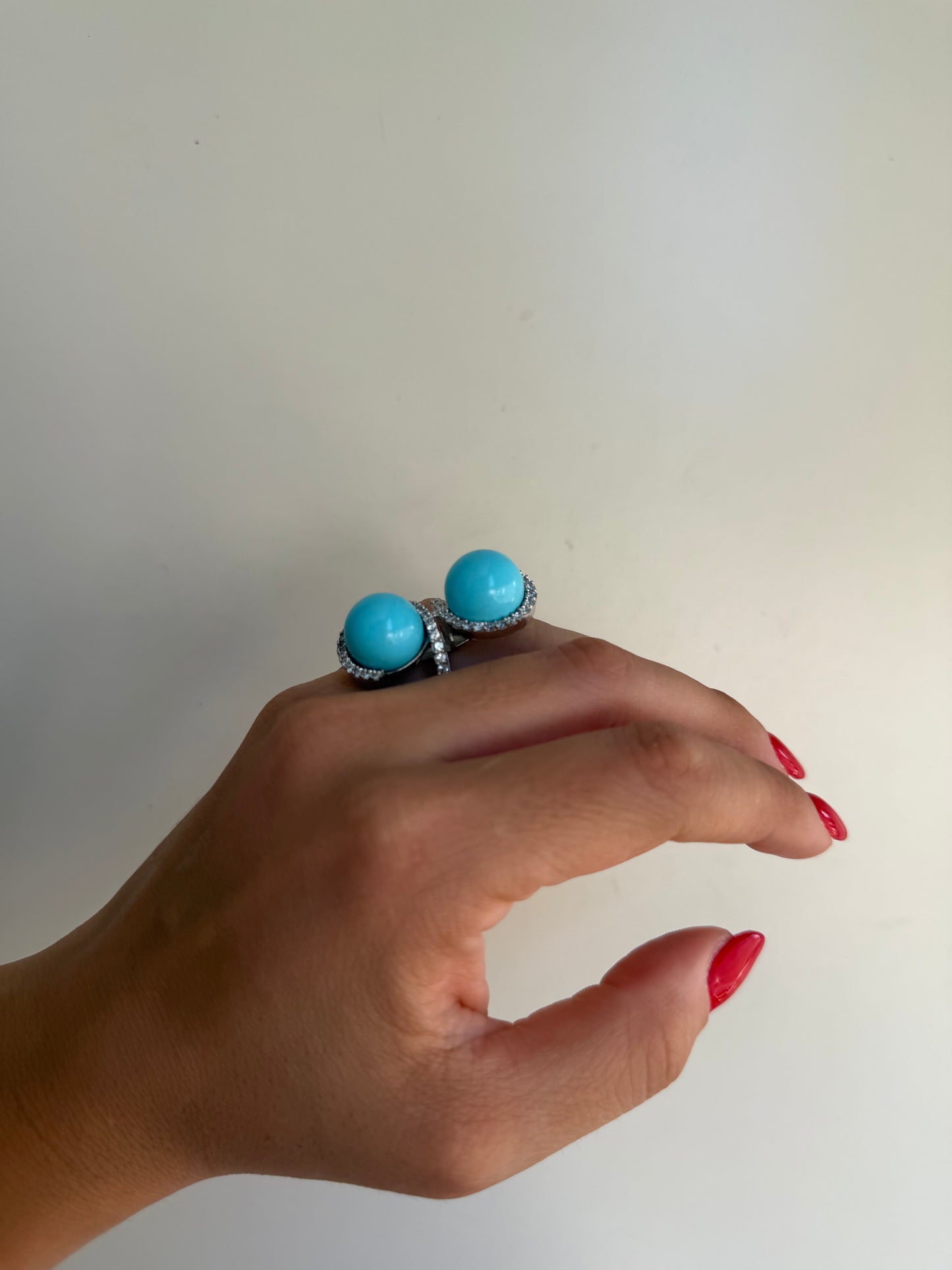 Anello in Argento 925 con Due Sfere di Turchese e Zirconi Bianchi