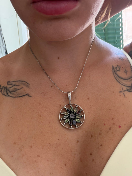 Collana in Argento 925 con Fiore e Pietre Naturali Multicolor – Pezzo Unico Artigianale