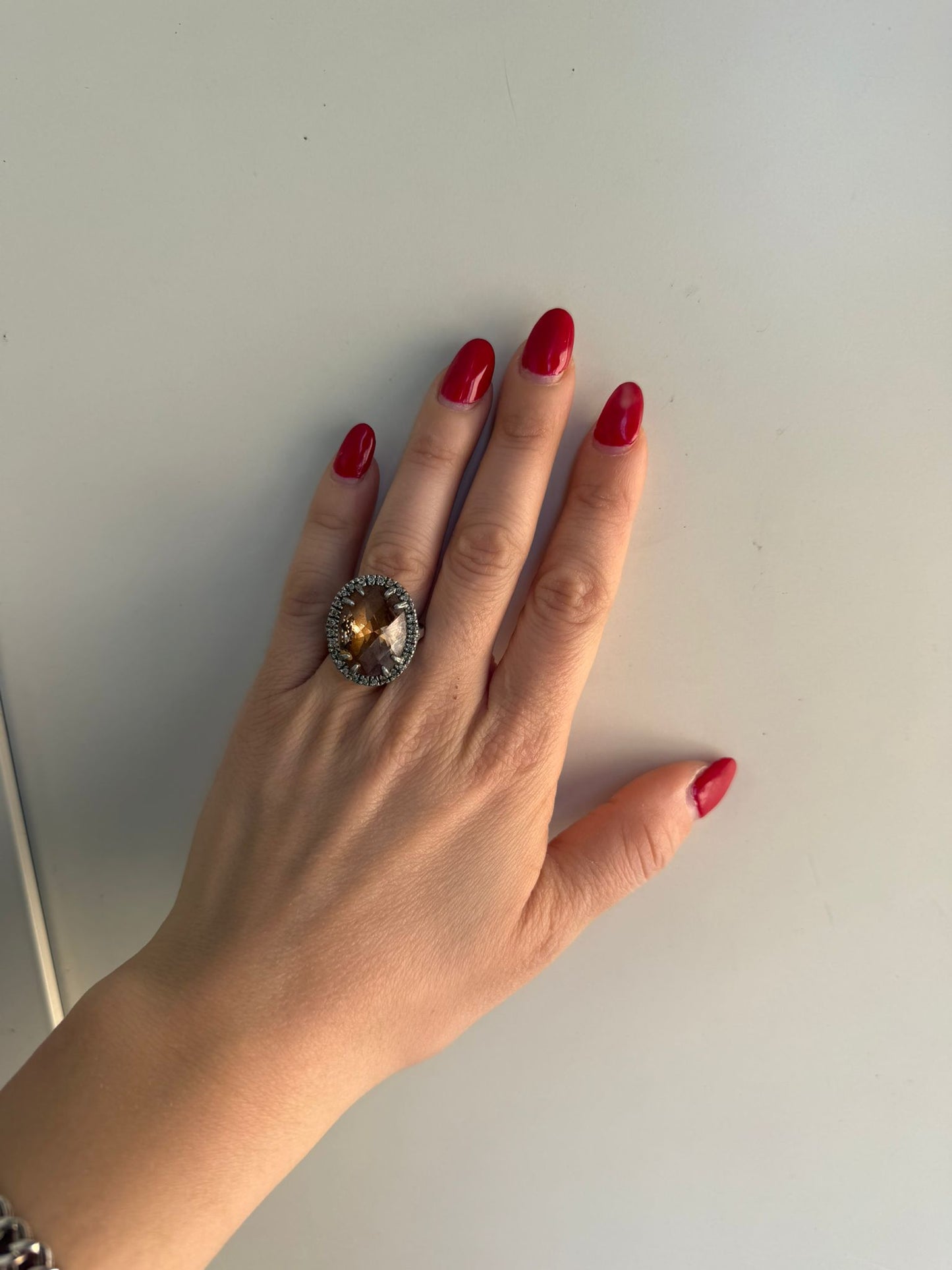 Anello in Argento 925 con Pietra Gialla e Zirconi | Castone Traforato a Cuori