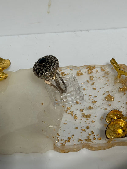 Anello Toppa Antica in Argento 925 con Marcasiti e Smalto Verde — Anni '40