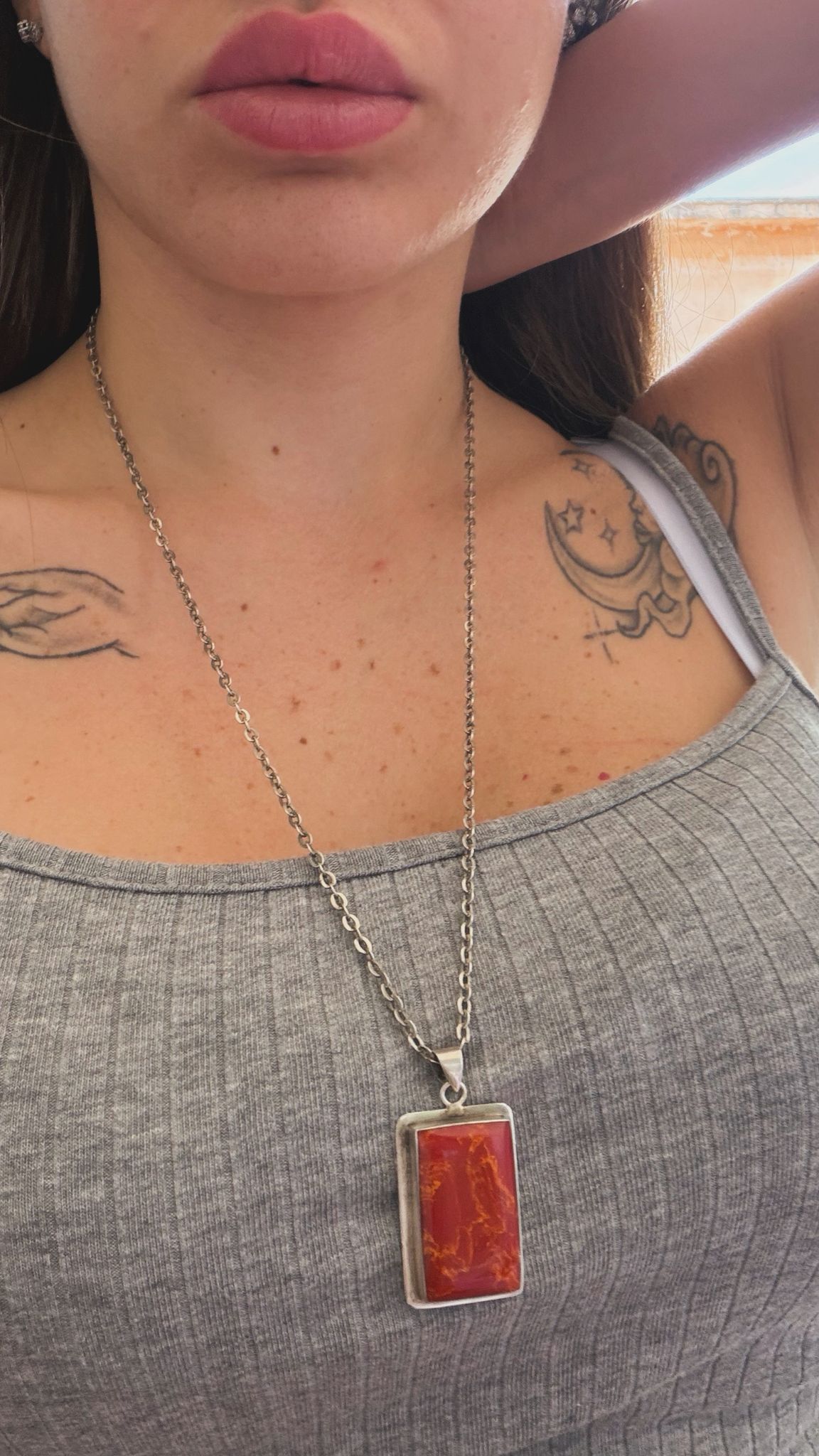 Collana in argento 925 con ciondolo rettangolare in diaspro rosso