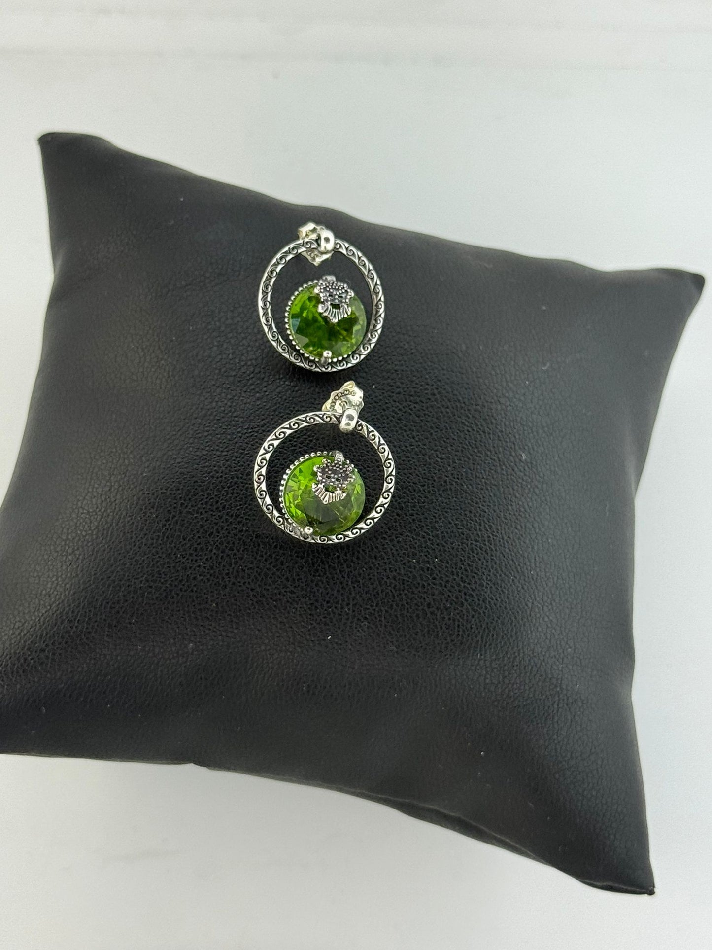 Orecchini in argento 925 serpentino verde e maschera