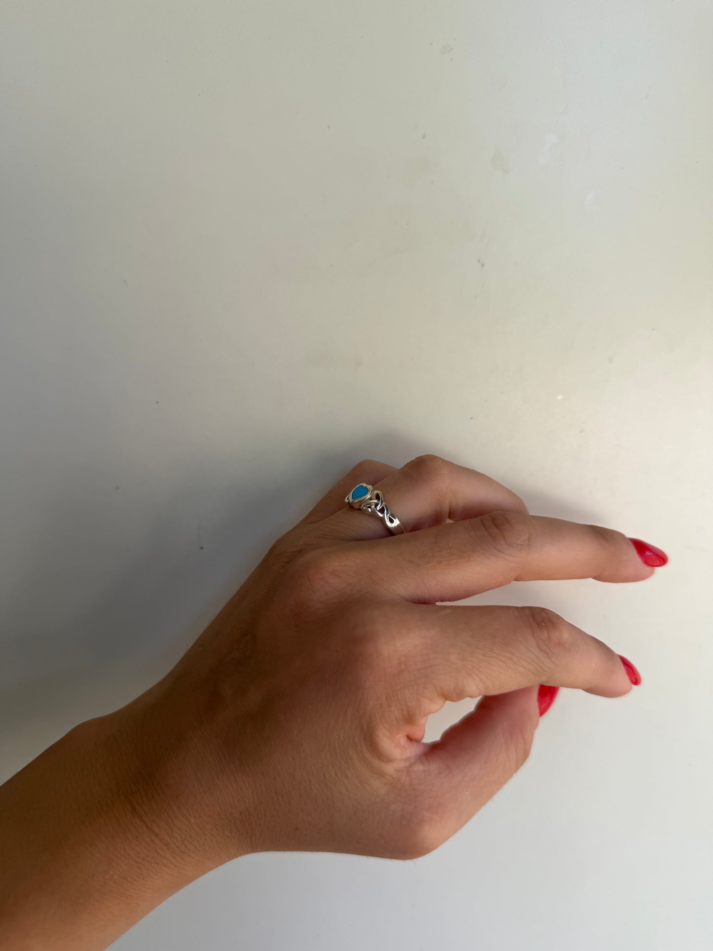 Anello in Argento 925 con Cuore Smaltato Azzurro – Romantico e Colorato