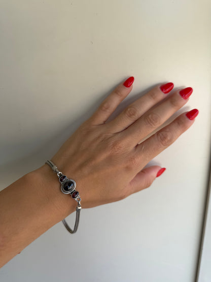 Bracciale in argento 925 con granato rosso – Pezzo unico artigianale