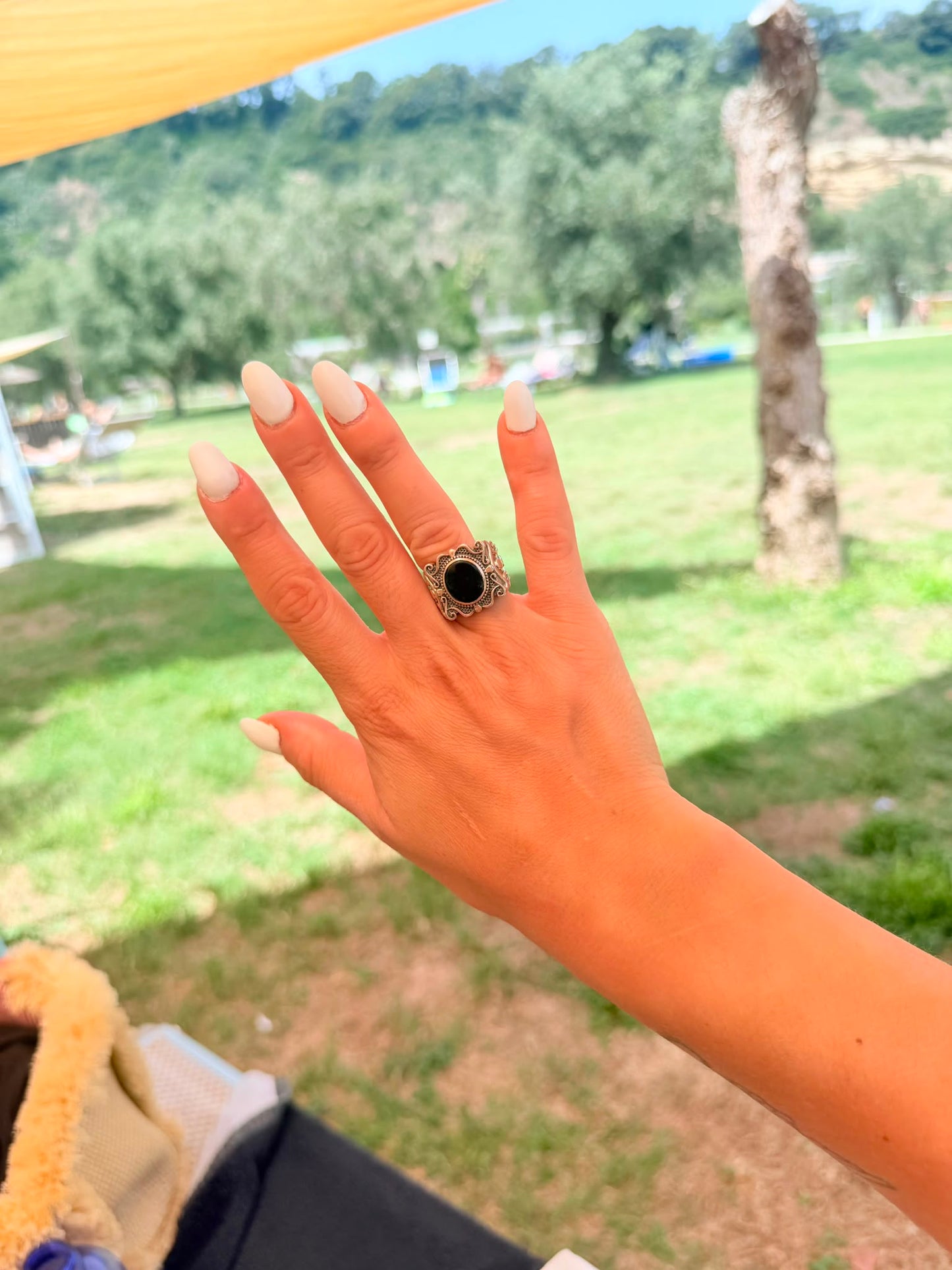 Anello in Argento 925 dal Design Particolare con Pietra Onice Nero