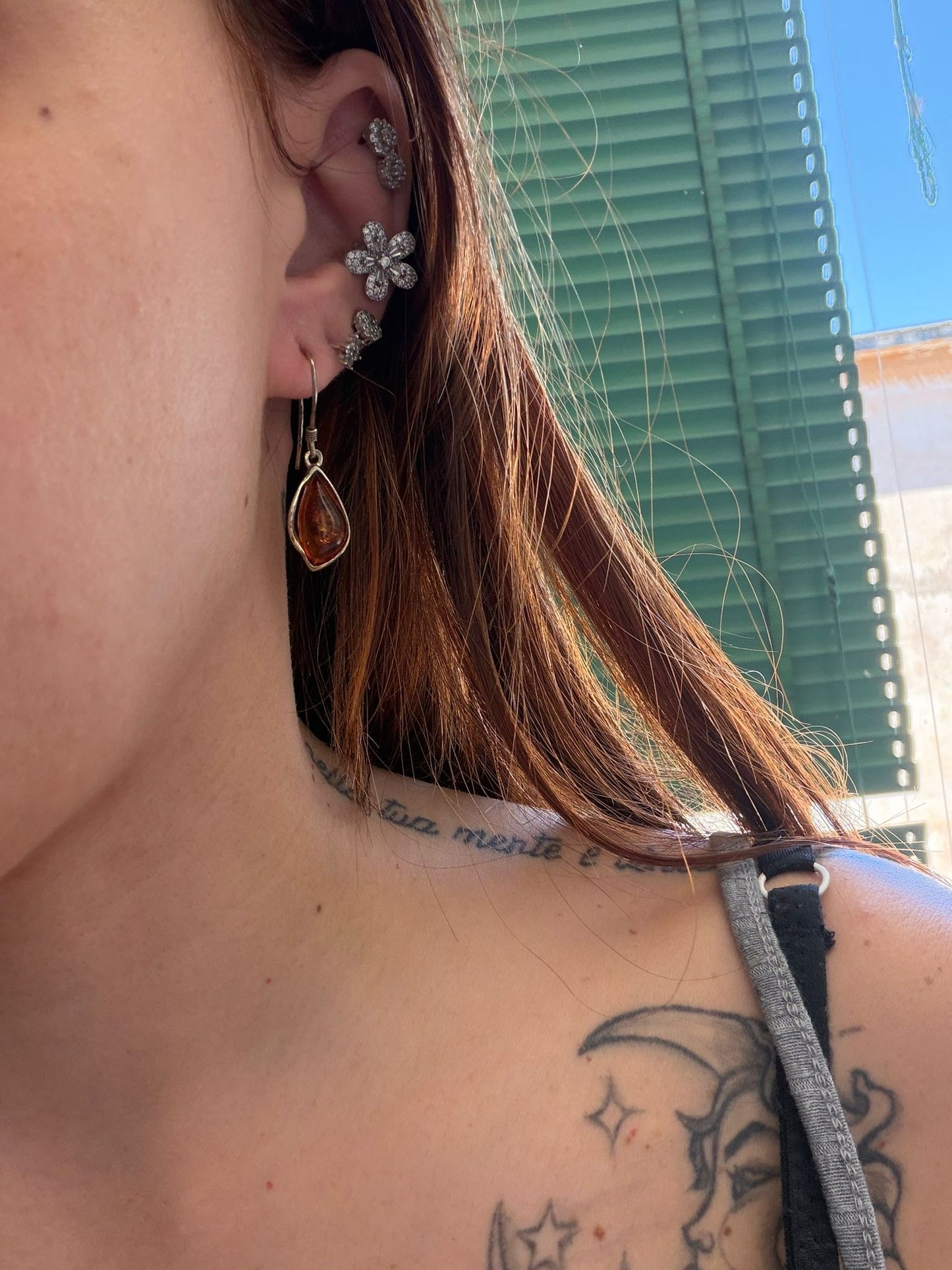 Orecchini Pendenti in Argento 925 con Pietra Ambra Naturale – Calore e Luce