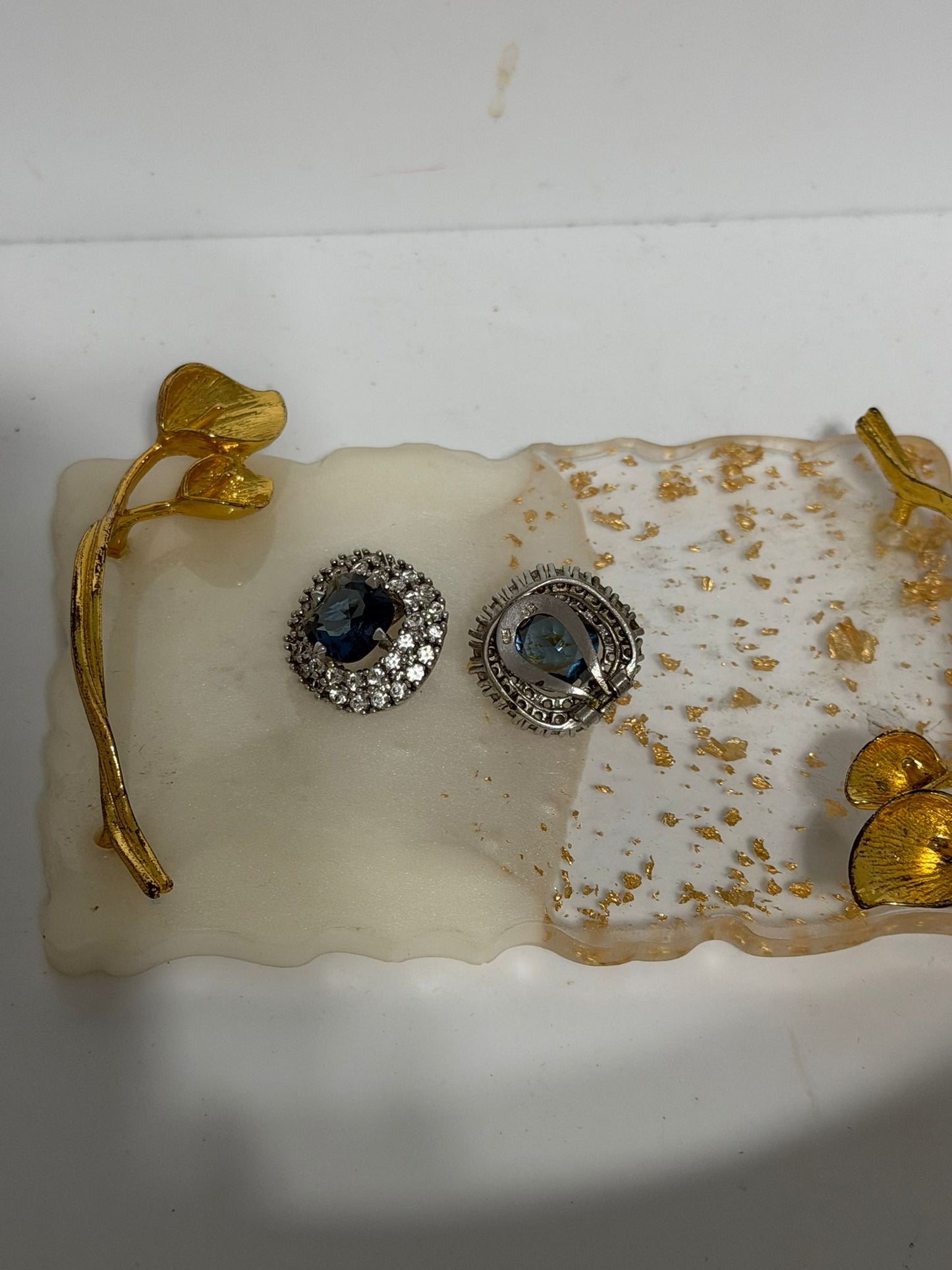 Orecchini a Clip in Argento 925 con Pietre Bianche e Radice di Zaffiro Blu