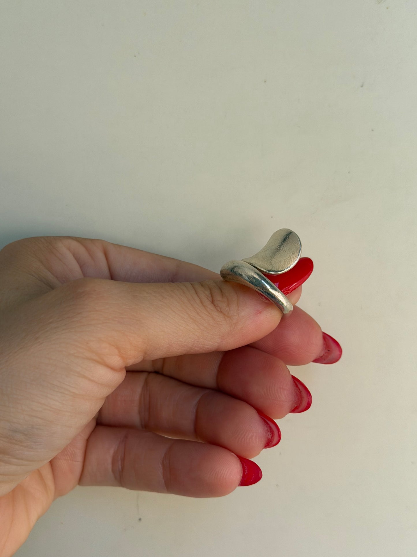 Anello Fascia in Argento 925 – Minimalismo Artigianale Italiano