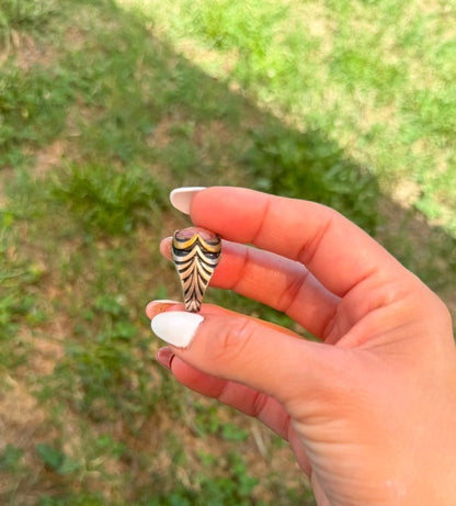 Anello in Argento 925 e Bronzo con Pietra Radice di Rubino – Taglio Sfaccettato