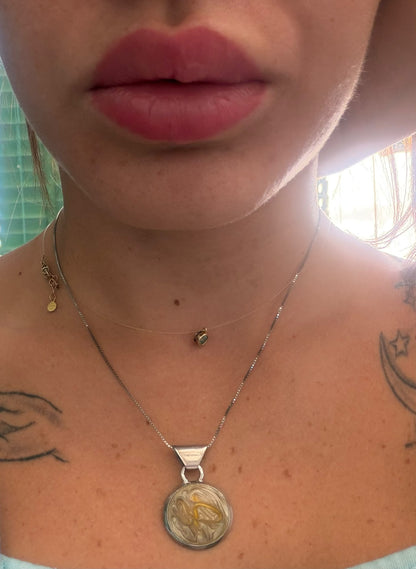 Collana con ciondolo smaltato giallo in argento 925 – Pezzo unico artigianale