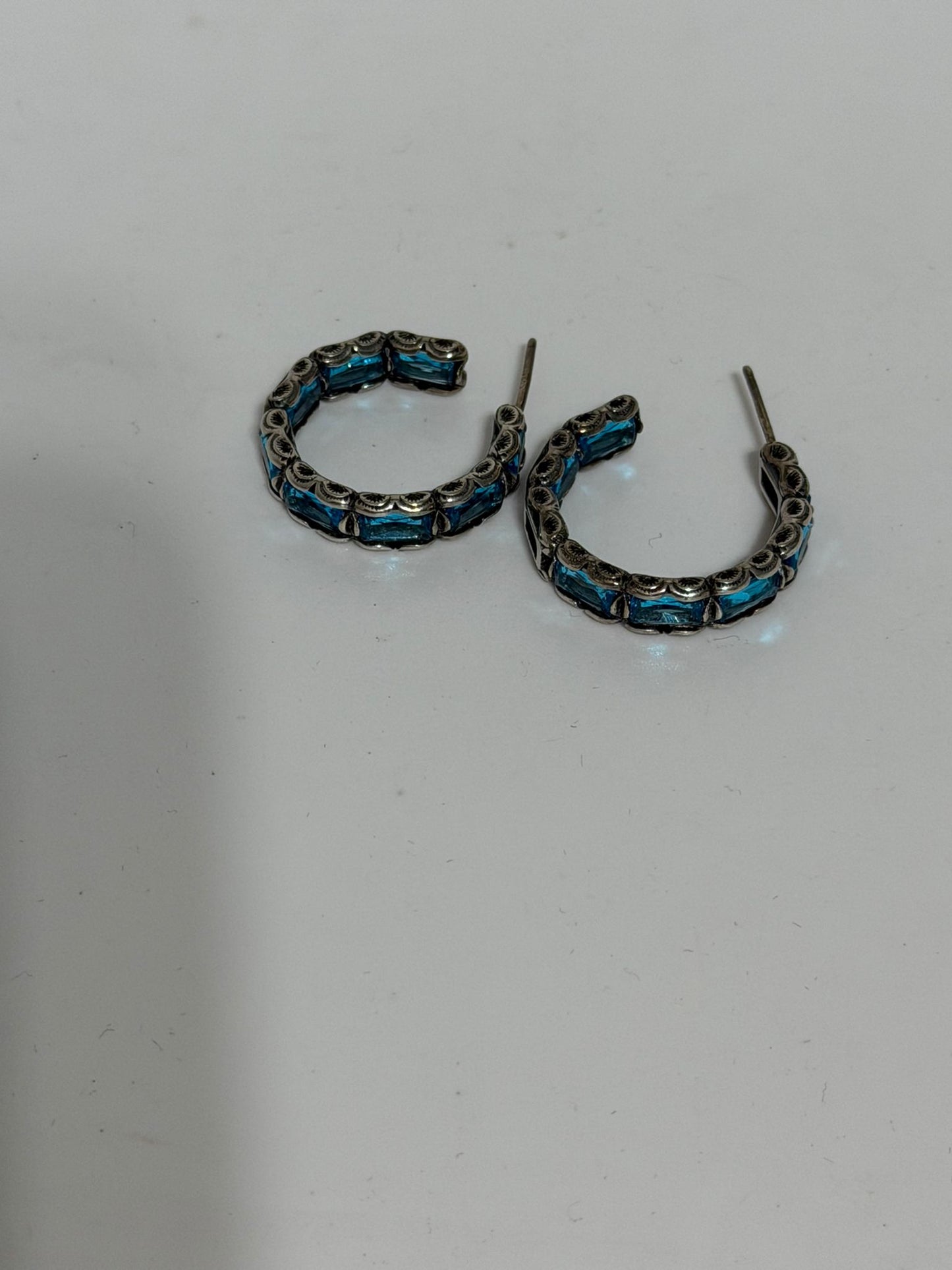 Orecchini a Cerchio in Argento 925 con Pietre Topazio Azzurro