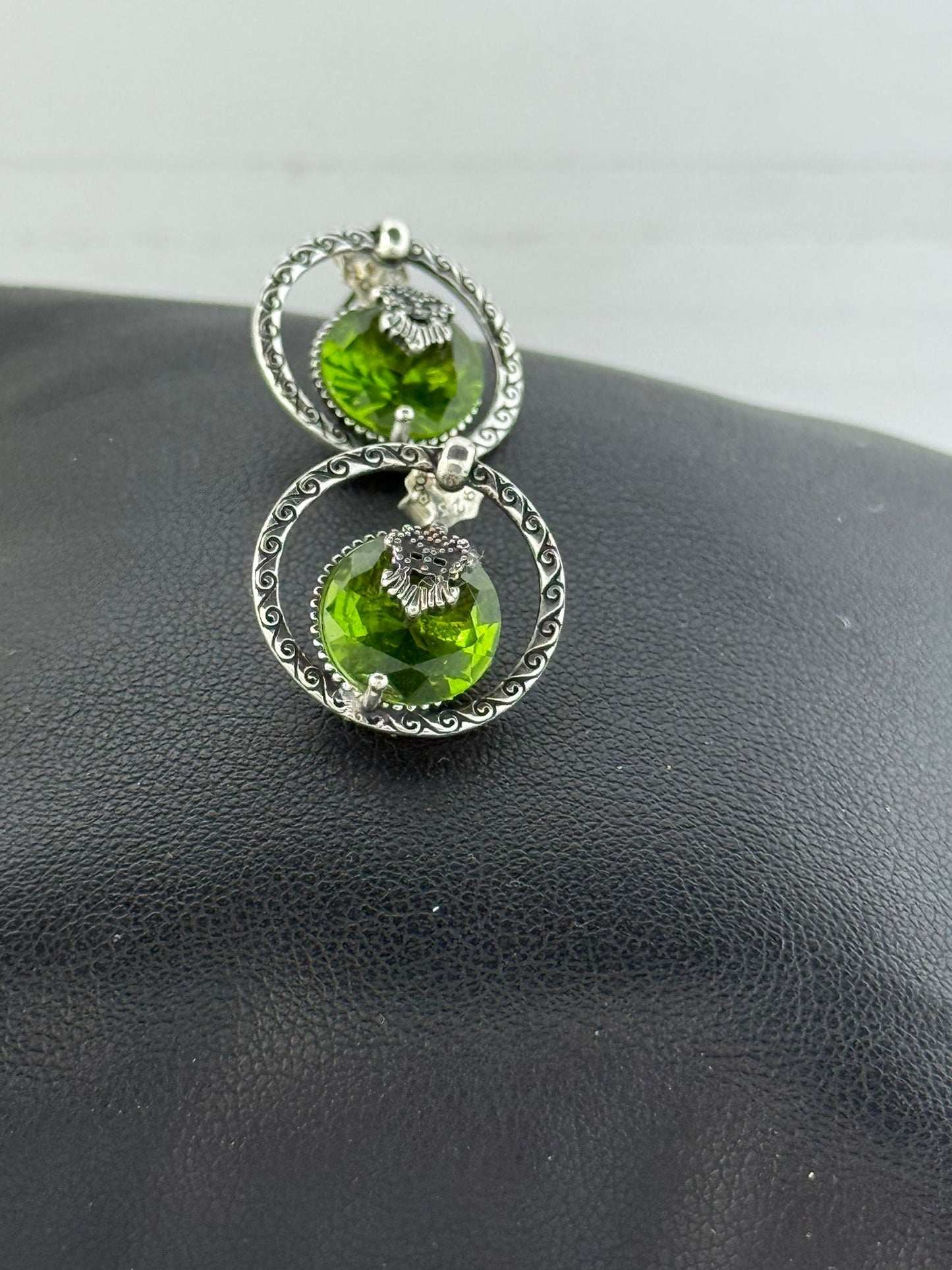 Orecchini in argento 925 serpentino verde e maschera