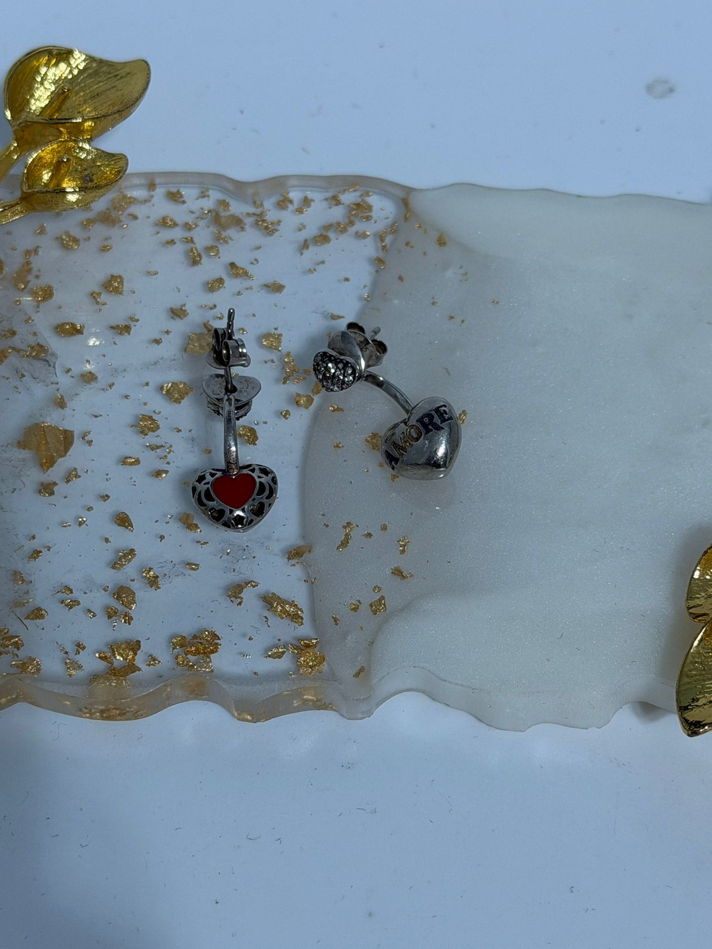 Orecchini cuore in argento 925 con smalto rosso e scritta Amore