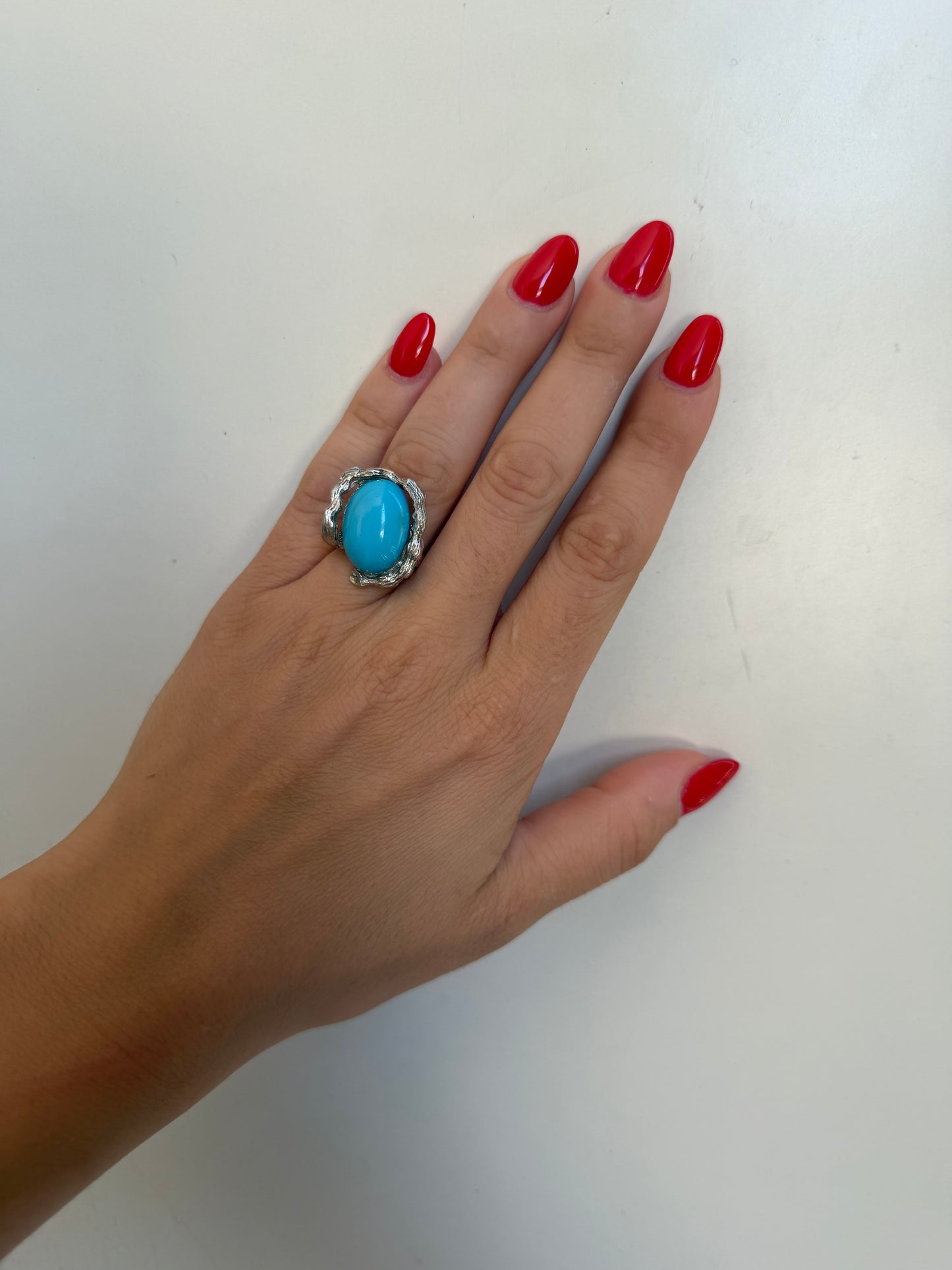 Anello diamantato con pietra turchese centrale in argento 925