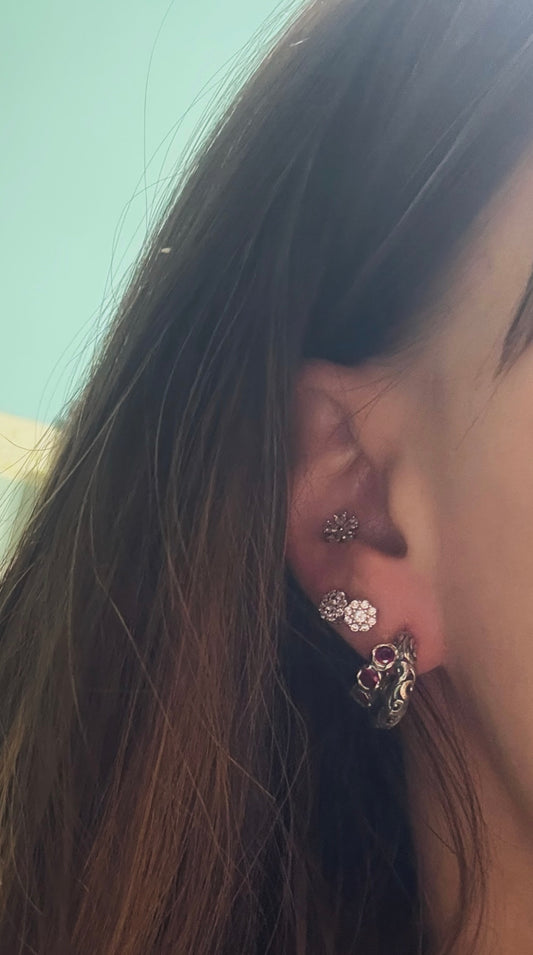 Orecchini cerchi e rubino in argento 925