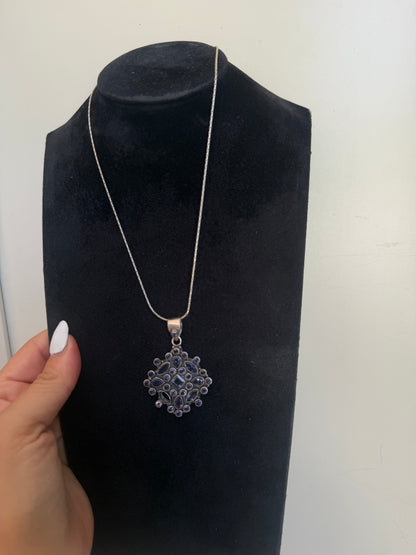 Collana in Argento 925 con Fiore e Pietre Naturali Multicolor – Pezzo Unico Artigianale