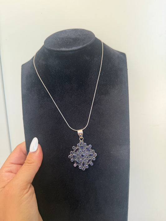 Collana in Argento 925 a Fiore con Pietre di Ametista Viola – Pezzo Unico Artigianale